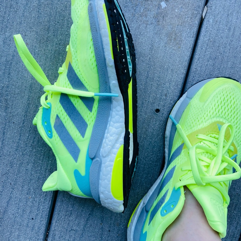 New adidas neon yellow sneakers, size 6,1/2. - Picture 3 of 5